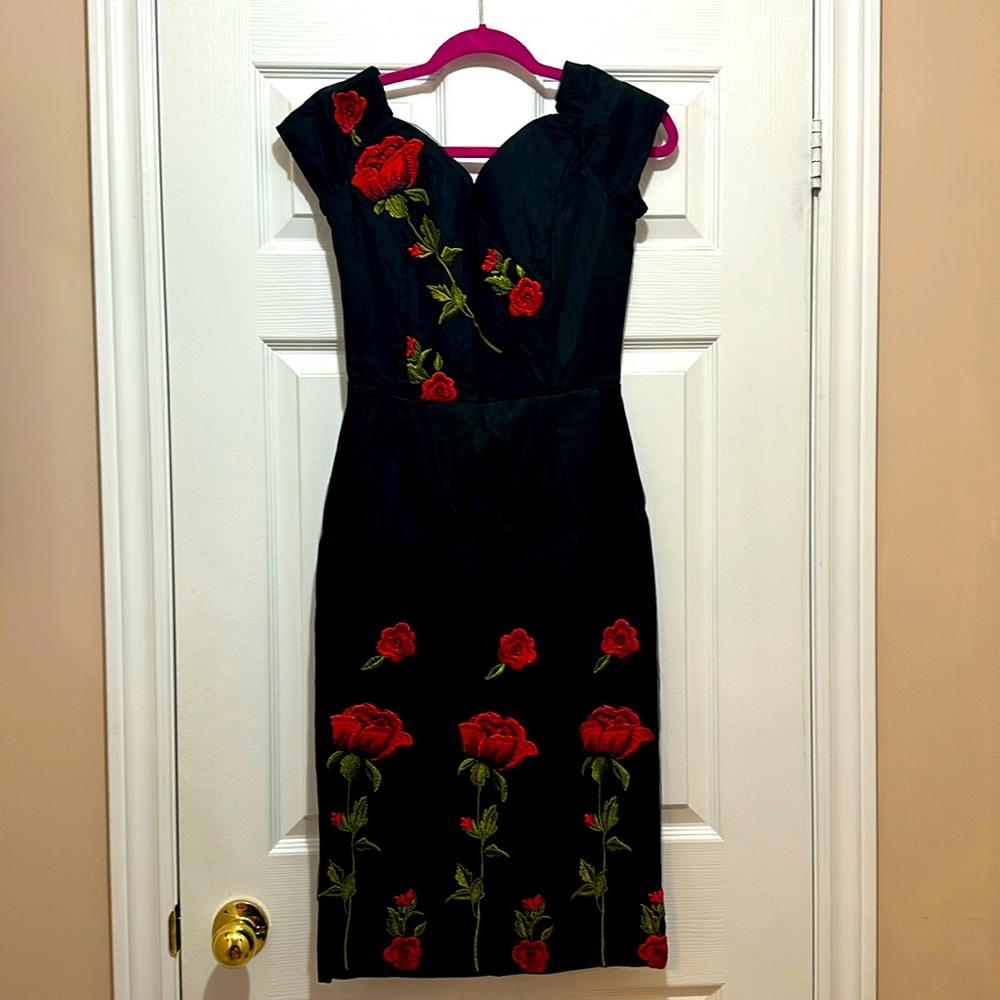 UK 12 Pretty Dress Company embroidered roses pencil dress.